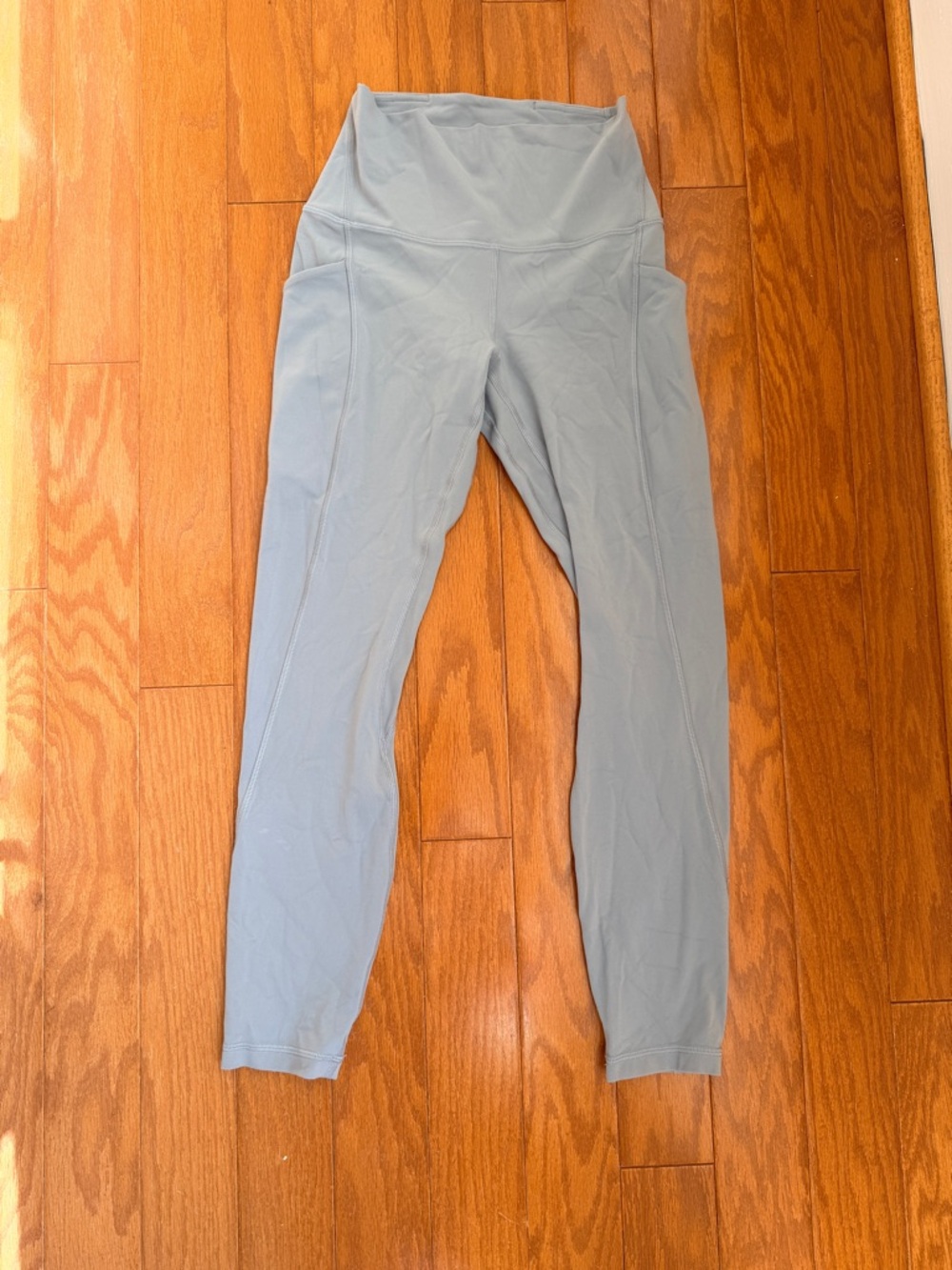 Lululemon High-Waist Light Gray Leggings with pocket Size 4